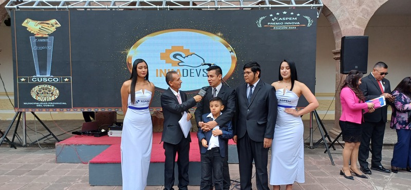 Premio Innova 2023 ASPEM Cusco Naisser Arias Inka Devs